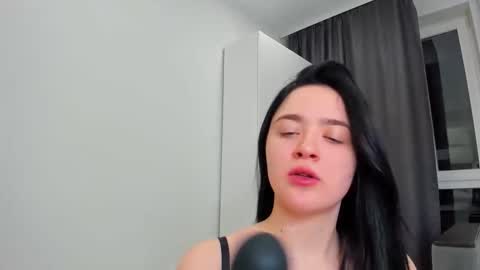 Snapshot of minx_nightcityx chatting on 11.11.25 Minx NightCityX online show from 11.11.25