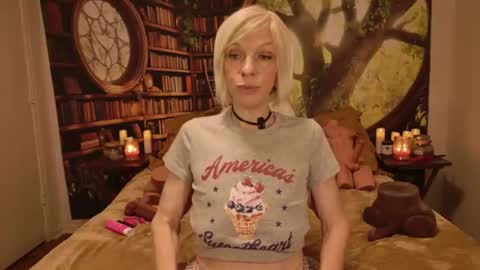 Snapshot of minxtessarae chatting on 06.12.26 Tessa Rae online show from 06.12.26