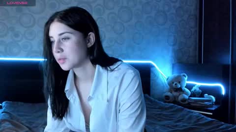 Snapshot of mionill chatting on 12.18.25 Hi Im Naomi online show from 12.18.25