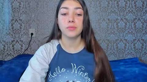 Snapshot of mira_bloempje chatting on 09.29.25 Mira online show from 09.29.25