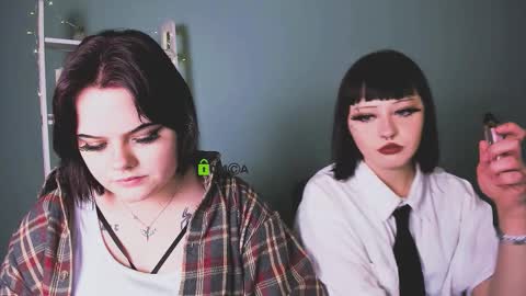 Snapshot of mira_cool_ chatting on 12.01.25 Darling Mira online show from 12.01.25