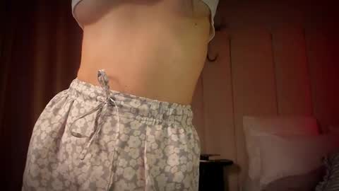 Snapshot of mira_kraviz chatting on 01.18.26 Mira online show from 01.18.26