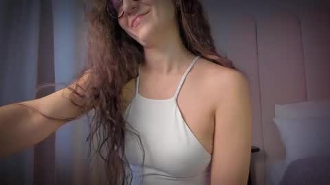 Snapshot of mira_kraviz chatting on 01.19.26 Mira online show from 01.19.26