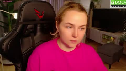 Snapshot of mira_mermayd chatting on 05.17.26 Mira online show from 05.17.26