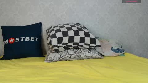 Snapshot of mira_one_ chatting on 12.29.24 mira_one_ online show from 12.29.24