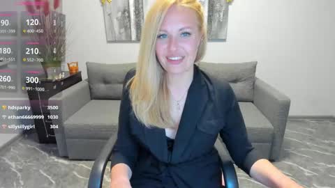Snapshot of mira_whitme chatting on 05.11.26 Mira online show from 05.11.26