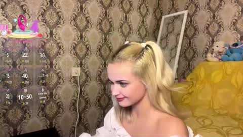 Snapshot of mirabella333 chatting on 10.28.25 mirabella333 online show from 10.28.25