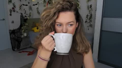 Emma online show from 10.30.25