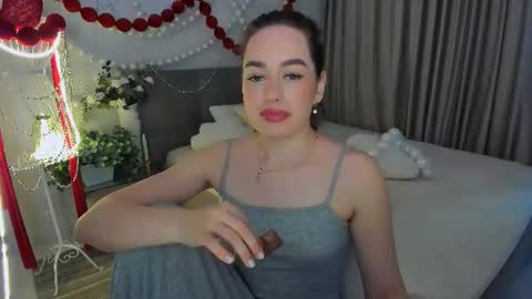 Snapshot of miraclecurly chatting on 06.11.26 Emma online show from 06.11.26