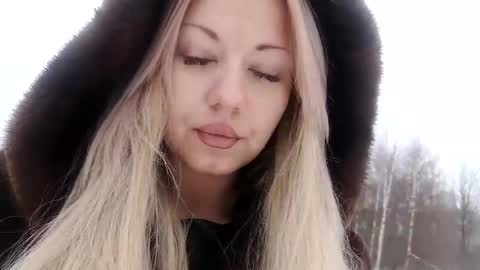 Snapshot of mirahardmanxx chatting on 01.28.25 Happy New Year  online show from 01.28.25