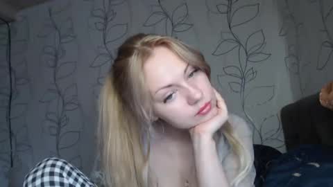 Snapshot of mirahardmanxx chatting on 01.30.25 Happy New Year  online show from 01.30.25