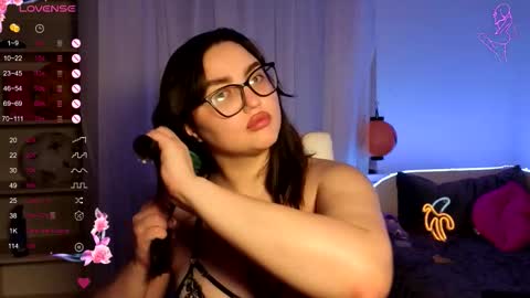 Snapshot of miraluccian chatting on 12.17.25 miraluccian online show from 12.17.25