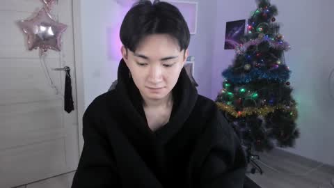 Snapshot of miram_yoo chatting on 01.02.25              online show from 01.02.25