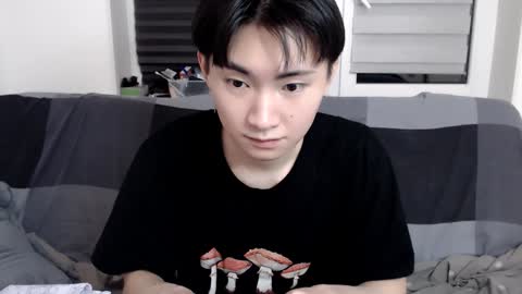 Snapshot of miram_yoo chatting on 01.18.25              online show from 01.18.25