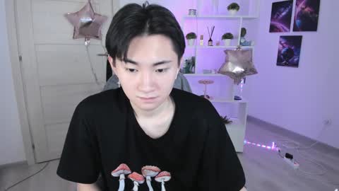 Snapshot of miram_yoo chatting on 01.25.25              online show from 01.25.25