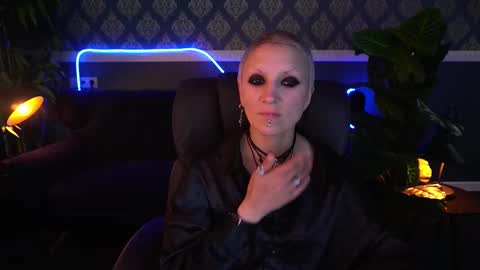 Snapshot of miramoon666 chatting on 09.24.25 Mira online show from 09.24.25