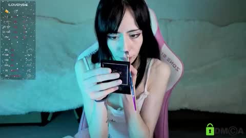 Snapshot of miranaliebert chatting on 10.16.25 Mirana online show from 10.16.25