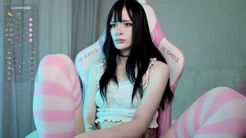 Snapshot of miranaliebert chatting on 03.04.26 Mirana online show from 03.04.26