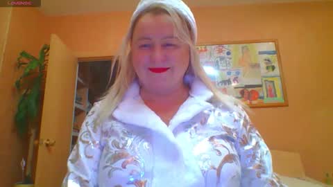 Snapshot of miranda_robinson chatting on 12.19.25 Miranda online show from 12.19.25