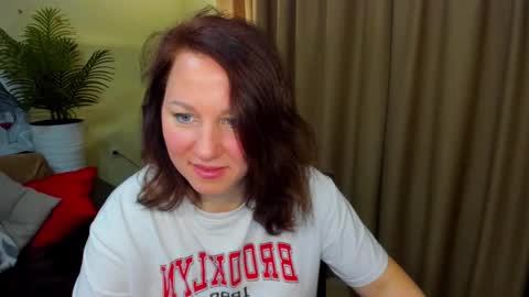 Snapshot of mirandadyson chatting on 03.06.25 MirandaDyson online show from 03.06.25