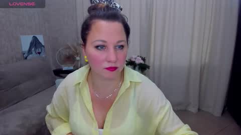 Snapshot of mirandadyson chatting on 09.23.25 MirandaDyson online show from 09.23.25