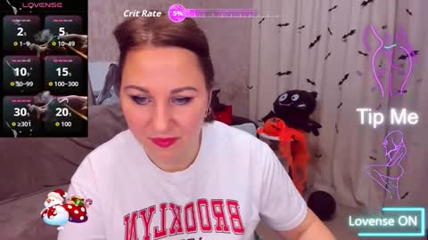 Snapshot of mirandadyson chatting on 10.31.25 MirandaDyson online show from 10.31.25