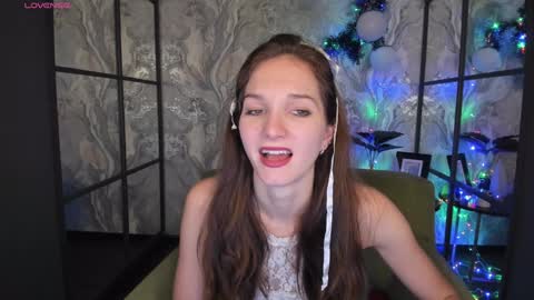 Snapshot of mirandaglow chatting on 01.09.25 Miranda online show from 01.09.25