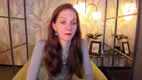 Snapshot of mirandaglow chatting on 03.11.25 Miranda online show from 03.11.25