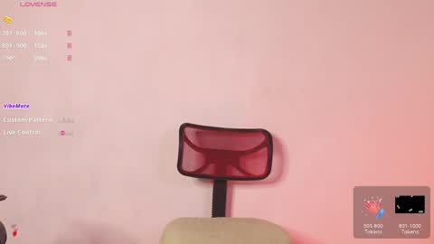 Snapshot of miranditaa chatting on 05.23.26 MIRANDA HERNANDEZ online show from 05.23.26