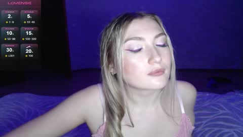 Snapshot of miraroy chatting on 03.05.26 Mira online show from 03.05.26