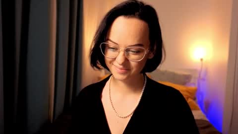 MiraSkyy online show from 09.26.25