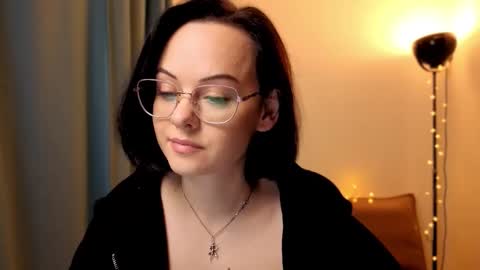 MiraSkyy online show from 11.06.25