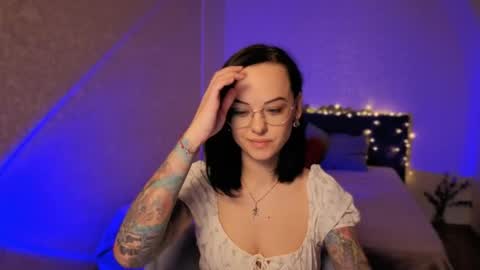 MiraSkyy online show from 04.30.26