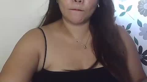 Snapshot of mireille_27 chatting on 10.05.25 mireille_27 online show from 10.05.25