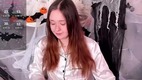 Snapshot of miriamwhite chatting on 10.26.25 Miriam WhiteF online show from 10.26.25