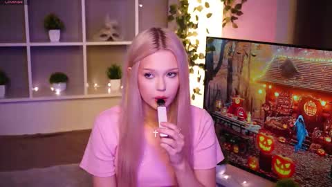 Elsa online show from 10.31.25