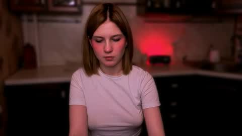 Snapshot of mirrameow chatting on 12.18.25 Mira online show from 12.18.25