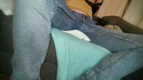 Snapshot of mirtoblack chatting on 12.21.25 mirtoblack online show from 12.21.25