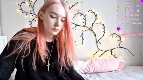 Snapshot of misamew chatting on 02.08.26 MisaMew online show from 02.08.26