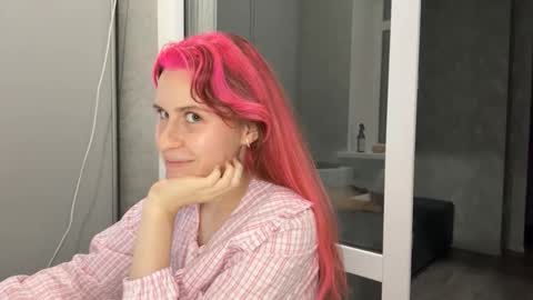 Molly online show from 09.18.25