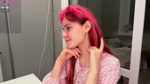 Molly online show from 10.05.25