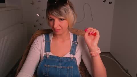 Snapshot of mishelle_blondie chatting on 05.04.26 Mishelle online show from 05.04.26