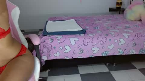 Snapshot of mishka__ chatting on 02.19.25 Mishka online show from 02.19.25