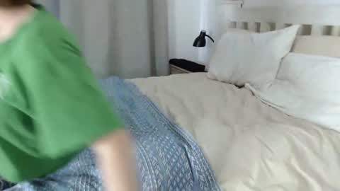 Snapshot of mishymoon chatting on 03.03.25 Elora online show from 03.03.25