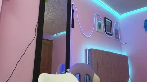 Snapshot of misofialeal chatting on 09.18.25 misofialeal online show from 09.18.25