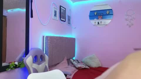 Snapshot of misofialeal chatting on 09.23.25 misofialeal online show from 09.23.25