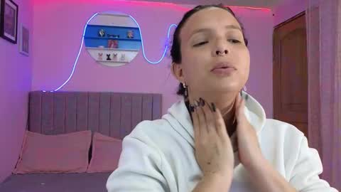 Snapshot of misofialeal chatting on 10.16.25 misofialeal online show from 10.16.25