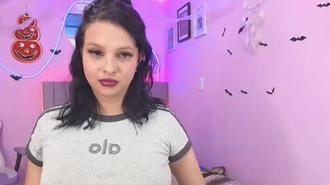 Snapshot of misofialeal chatting on 10.30.25 misofialeal online show from 10.30.25