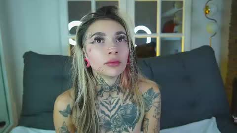 Snapshot of miss___angel chatting on 06.19.26 miss___angel online show from 06.19.26