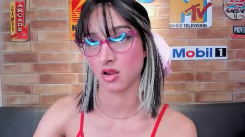 Snapshot of miss___salome chatting on 11.20.25 Salome online show from 11.20.25